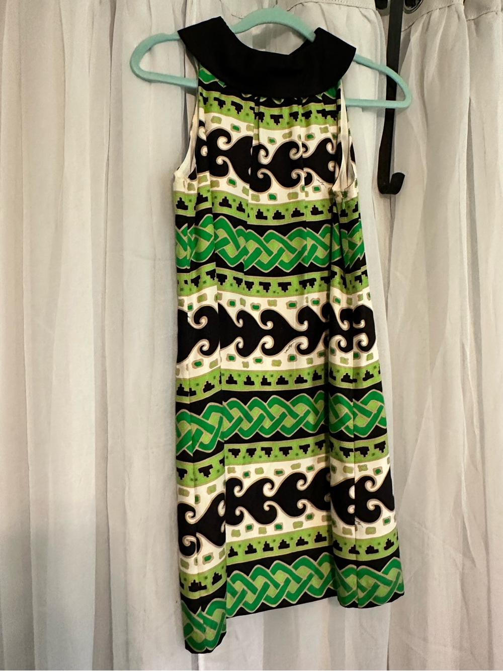 Original by Milly NY Green & Black Geometric Sleeveless Shift Dress p2p18”